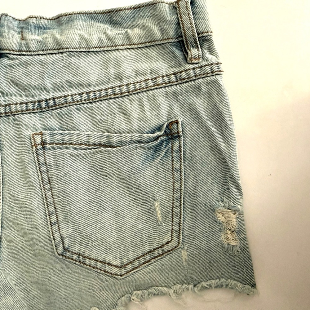 Free People Womens Light Wash Distressed Denim Cut Off Shorts Button Fly Size 27 - Picture 7 of 16